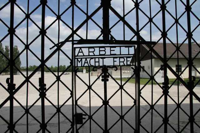 Campo de Concentración de Dachau - Múnich - AUSTRIA Y BAVIERA CON BEBÉ (1)