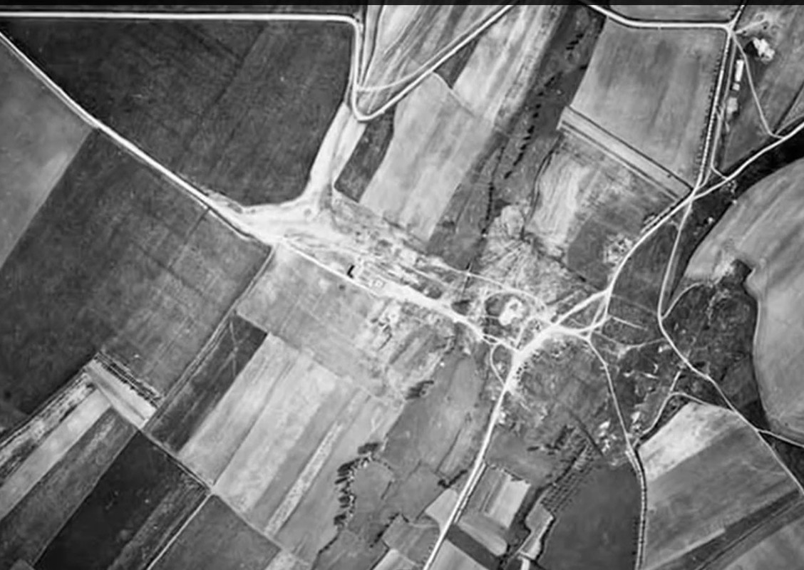 Fotografía aérea de Lídice después de su destrucción