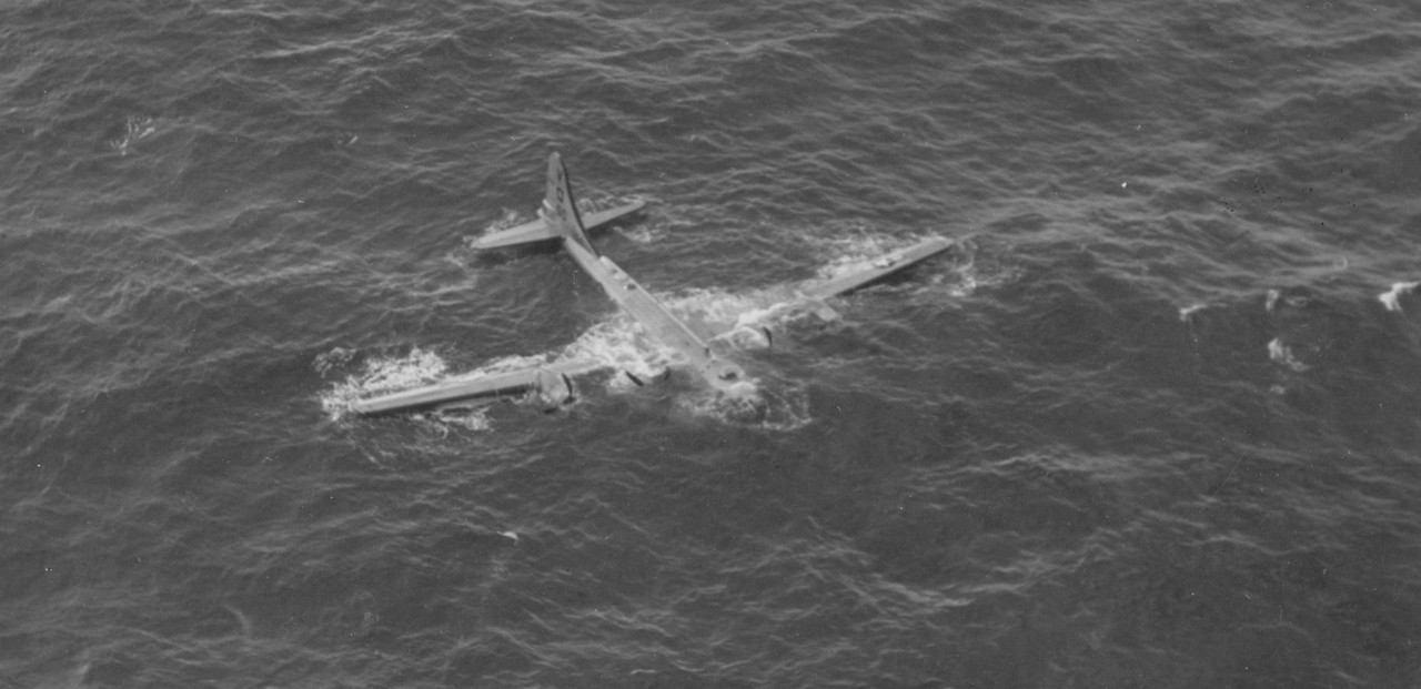 Bombardero americano B-29 caído en algún lugar del Pacífico