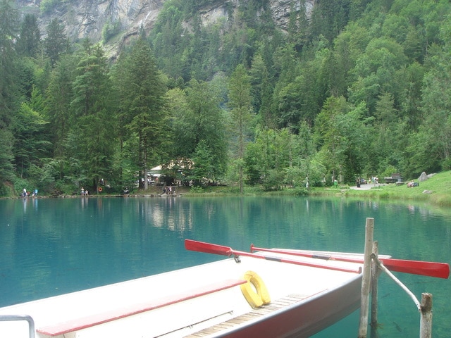 Suiza en coche 9 días, recomendadísimo ir! - Blogs de Suiza - Día 3: Blausee-Oeschinensee-Thun-Cuevas San Beatus (7)