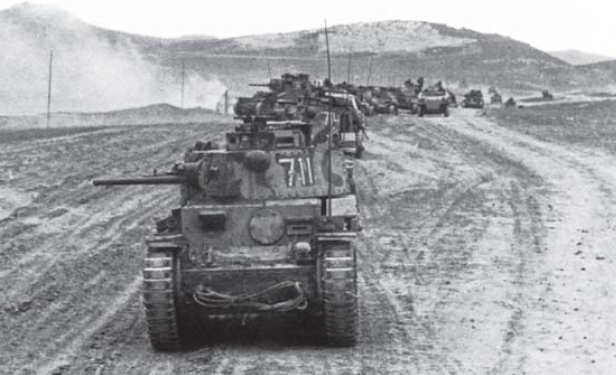 Un pelotón de Panzer 38t Ausf F encabezando una columna del 204º Pz. Reg. en Crimea. Primavera de 1942